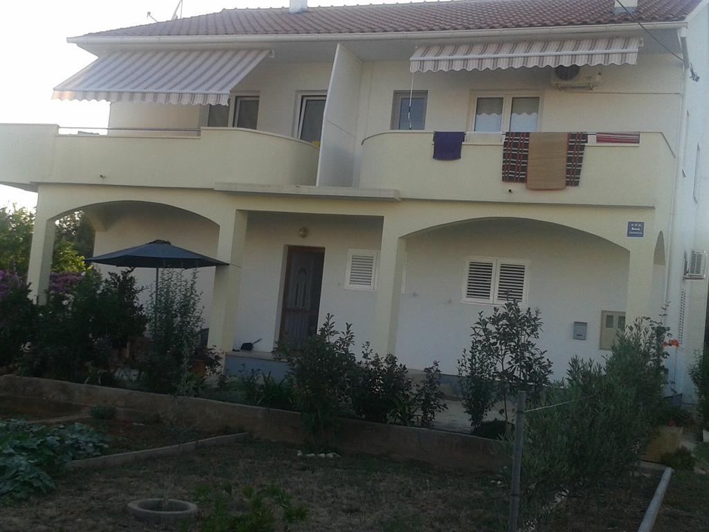 Apartments Maco Petrcane Rum bild