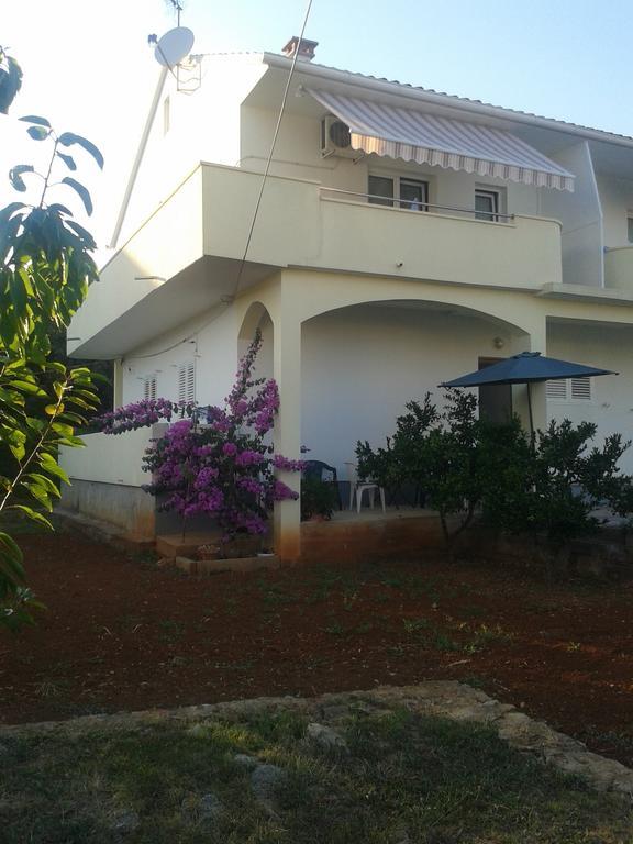 Apartments Maco Petrcane Rum bild